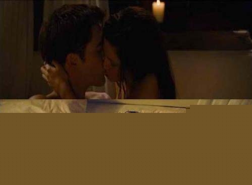 《暮光之城4：破曉》激情床照曝光 網(wǎng)絡(luò)瘋傳