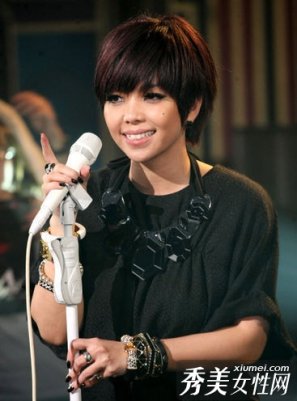 張惠妹《都什么時候了》情歌也可以這樣