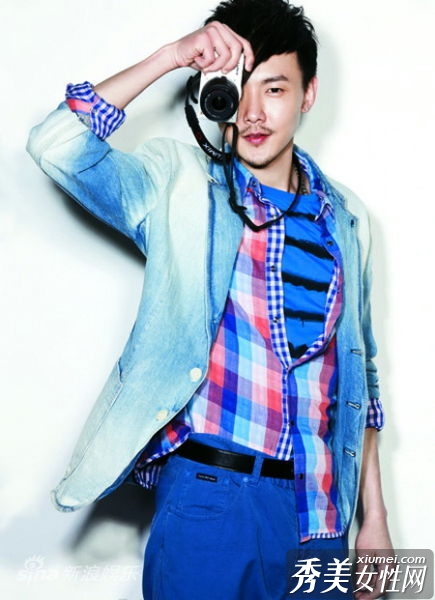 黃義達嘗試多色彩裝扮