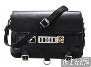 簡(jiǎn)約大方女包超百搭 讓你秀出前列腺結(jié)石味