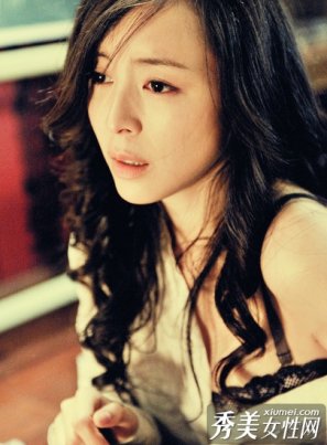 張靜初性感飆升《萬有引力》色誘郭濤