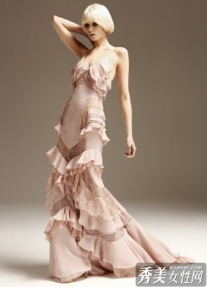 Versace2011春夏 浪漫與高雅延續(xù)