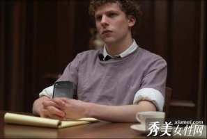 《社交網(wǎng)絡(luò)》：成功光環(huán)下的道義困境和掙扎